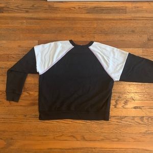 Levi’s sweatshirt, size small.